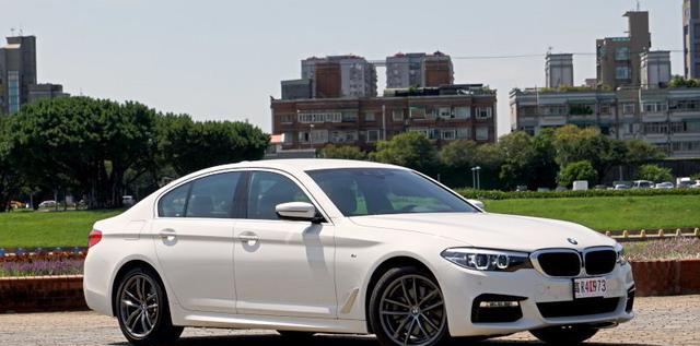 拥有的比付出的更多！宝马520i M试驾，它就是一个年轻爸爸