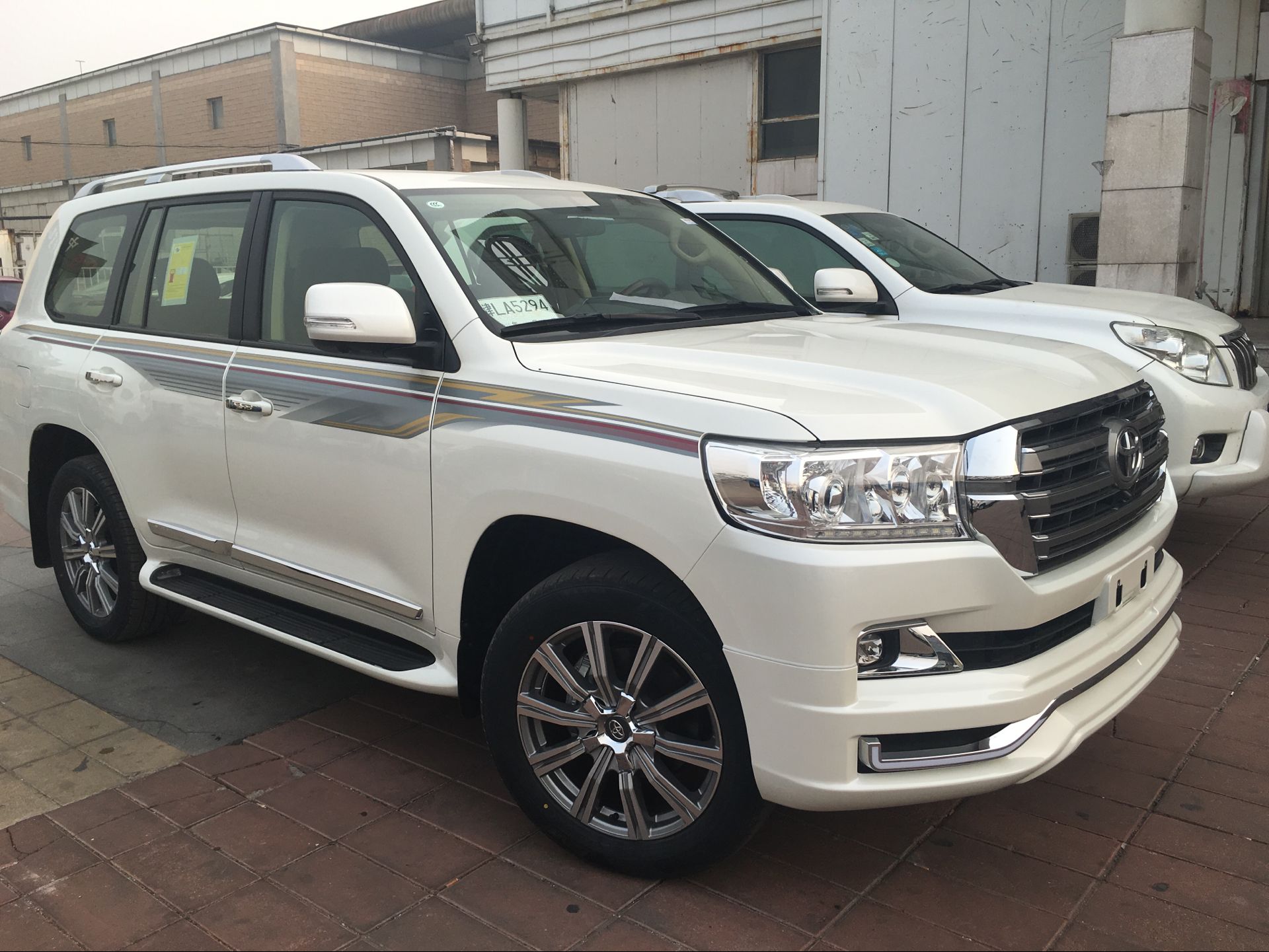 2018款丰田酷路泽4000丐版 最新改装建议