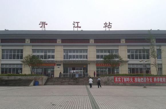达州这个镇拥有一个火车站，镇名让人误以为是一个市