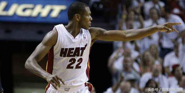 回顾经典:2011年热火VS凯尔特人G5 詹姆斯跪