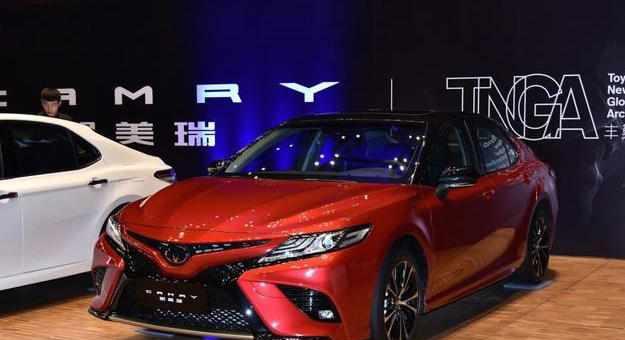 迈腾最强劲敌，普锐斯同平台，外观酷似雷克萨斯，16万起火爆上市