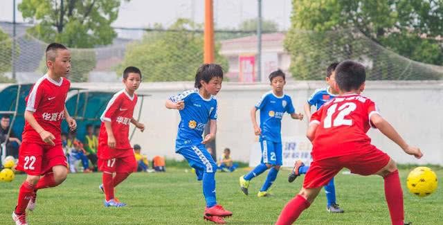中国足球小将平均年龄只有九岁,一路斩杀,场场