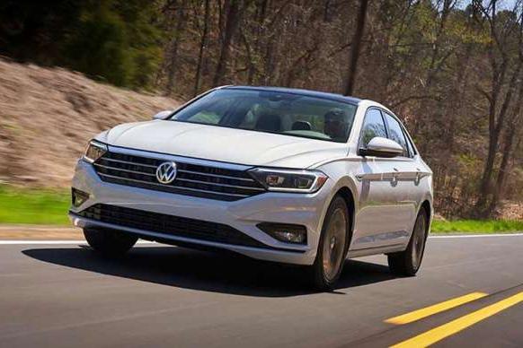 轴距接近2米7 全新朗逸两厢版将换代 更长、更快、但也更贵