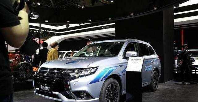 良心的日系品牌! 配混动四驱仅卖16万, 百公里耗油1.9L