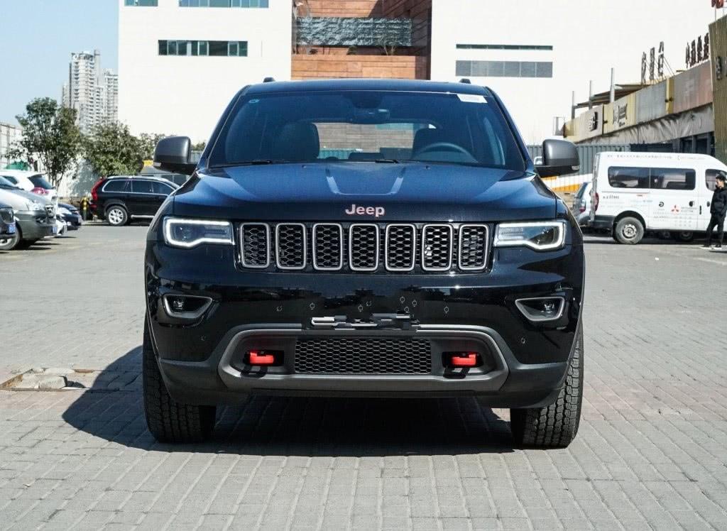 车重2.4吨，轴距2.9米8AT配V6，造型比陆巡霸气，还买啥X5？