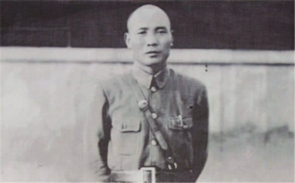 汤恩伯请教宋任穷如何打胜战，宋出了一个主意，刘伯直夸妙极了!