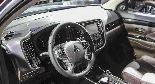 良心的日系品牌! 配混动四驱仅卖16万, 百公里耗油1.9L