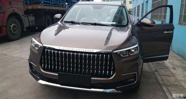 国产首辆猎豹换代CS10迈途到店实拍,内饰连上