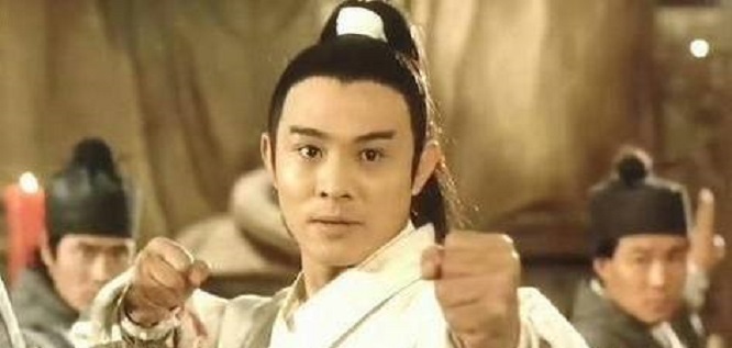 明教教主张无忌原型就是小明王韩林儿，他死之后朱元璋立即称帝