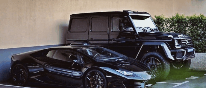 奔驰和兰博基尼躺在一起, 这酸爽! 炫富神器