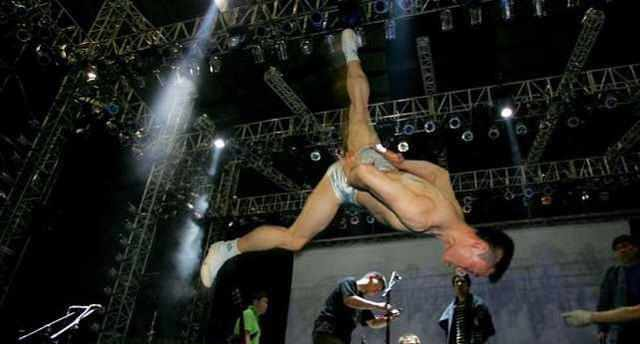 为爱放弃中国国籍!奥运冠军跨国爱情遭反对,现