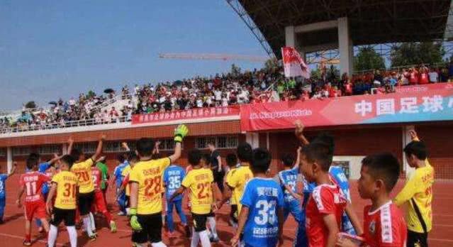 中国足球小将平均年龄只有九岁,一路斩杀,场场