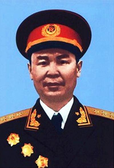 韦国清上将的夫人和子女今何在