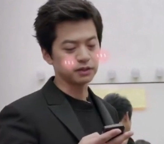 最节俭明星问世,李健用诺基亚手机,原因网友笑