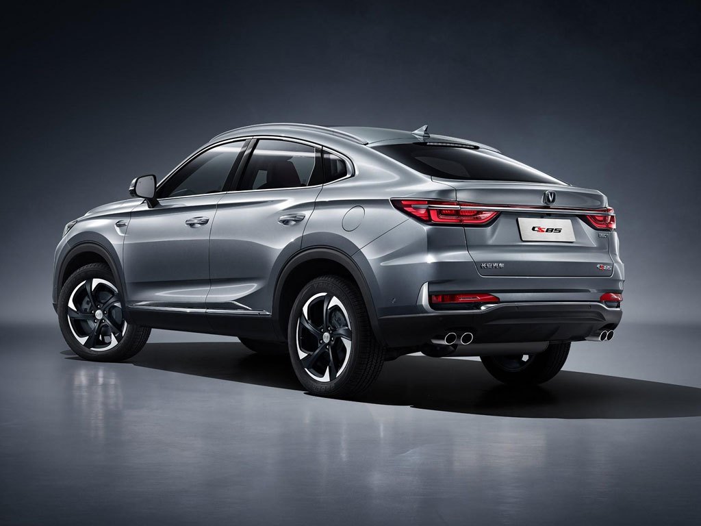 长安CS85内饰曝光，全液晶仪表盘\/游艇式挡把，或13万起售