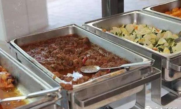 C罗与国足球员伙食、肌肉大对比!网友:真惭愧