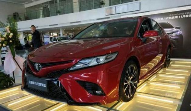 全新凯美瑞价位曝光，实车漂亮，价位也漂亮，雅阁乐开花了！