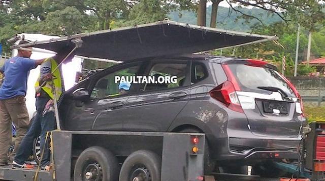 新款飞度海外版实车谍照 尾部更运动