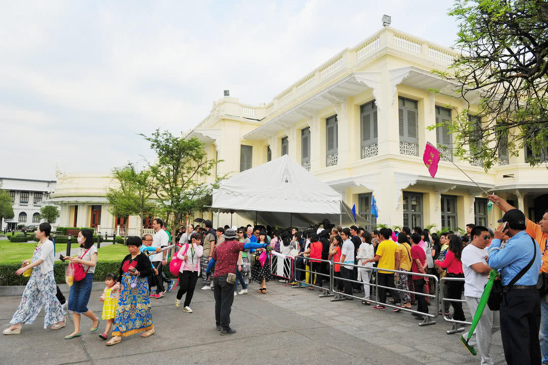 我国年出境游人数1.3亿,而国外来中国的游客 却