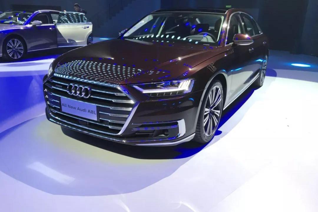 虽有一身黑科技加持，奥迪新A8L施展拳脚的空间还不够大