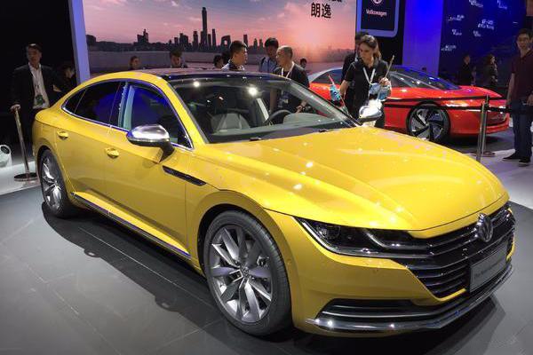 偶遇一大波全新大众CC！高颜值不输奥迪A4L！