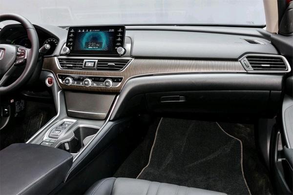 有它莫瞧迈腾!长4.9米油耗3毛2,公认省油大王