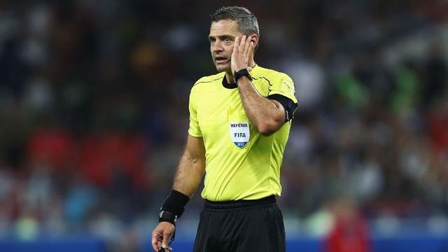 VAR技术成双刃剑, 你对VAR在足球赛场上的应