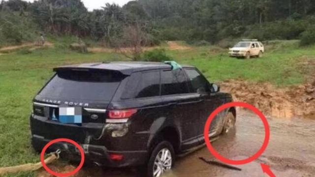路虎陷入泥坑出不来，找来牧马人，车没拉出来路虎却又出了意外！