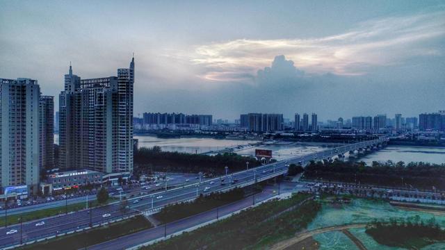 中西部唯一拥有地铁的非省会城市,曾经名震中