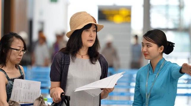 越南3次禁止中国游客入境,看见人就撵,网友:还