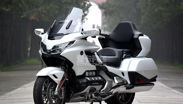 北京店现全面接受2018款金翼 X-ADV预定