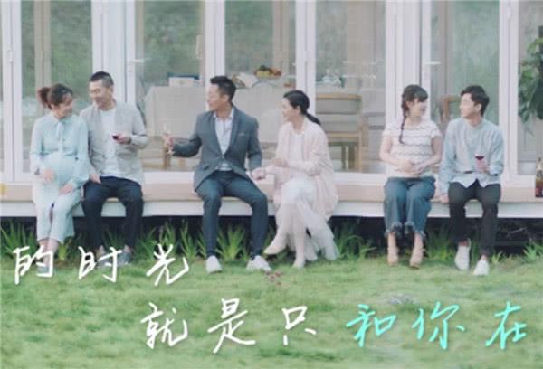 汪小菲带女儿去海边玩 穿白裙的小玥儿越来越像大s了