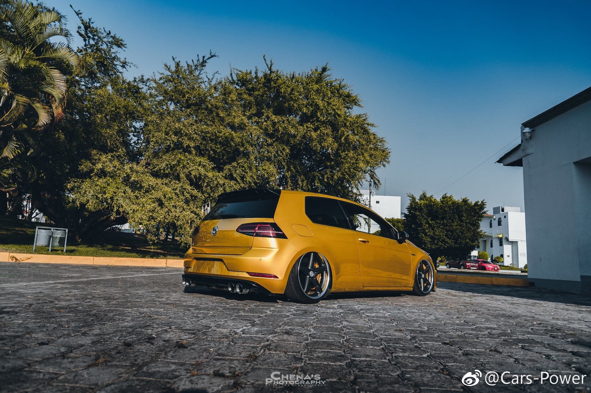 大众-高尔夫MK7.5 R20_新浪看点