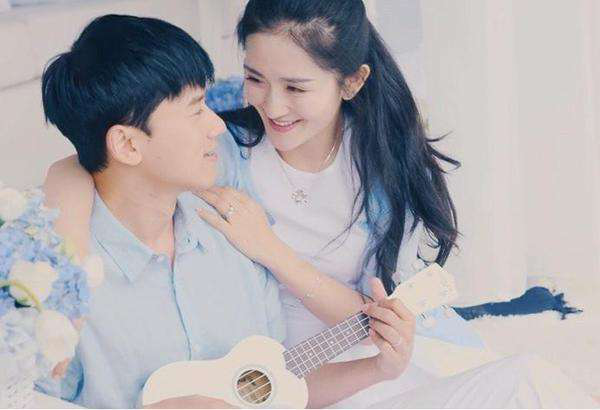 张杰谢娜当众吵架,谢娜被推倒,粉丝疯狂大嚷,到