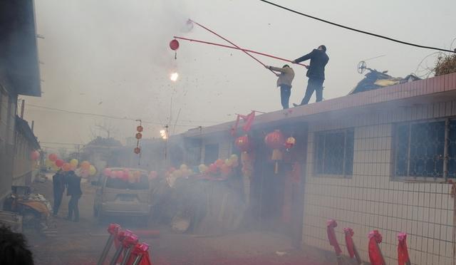 六万块提了辆高性价比国产车, 新车仪式后发现质量真不敢恭维