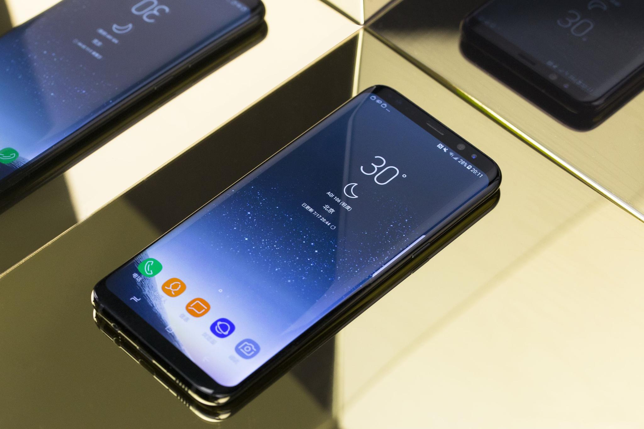 新的四大旗舰华为P20Pro三星S9小米MIX2S和