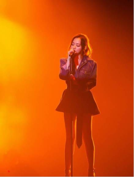 张靓颖七月将离开少城时代?新欢接机远离冯珂