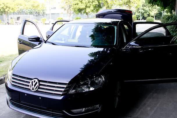 20万怒提大众帕萨特，车主：刚提完车就后悔了，减配太严重！