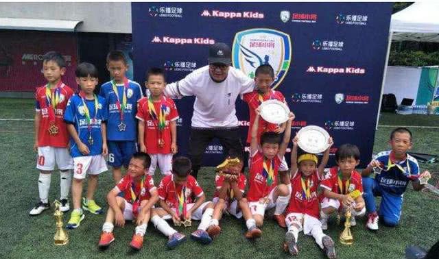 中国足球小将平均年龄只有九岁,一路斩杀,场场