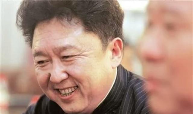 60亿帝! 抽烟喝酒烫头、演电影, 于谦领衔主演的电影尴尬了!