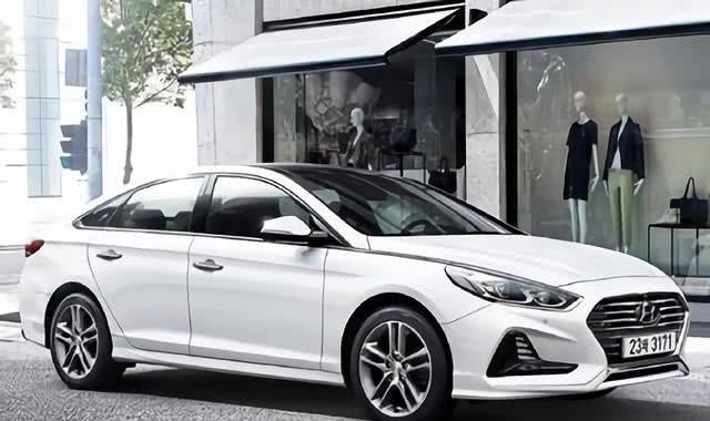 韩系车爆发了！全新B级车241马力配全景天窗，车主表示很满意