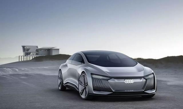 奥迪新车尺寸超过A8, 4把椅子一个屏赛过电影院, 奔驰看了都害怕