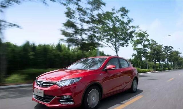 全国首提新款长安逸动XT到店，前脸酷似雷克萨斯，预计7万起