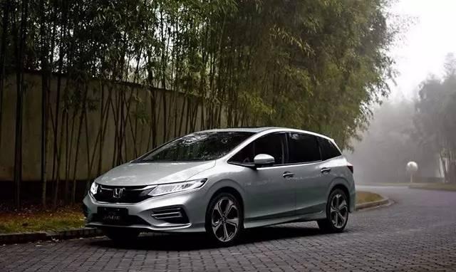 品牌比大众豪华, 配无钥匙系统, 仅15万还配6座, 家用首选车型