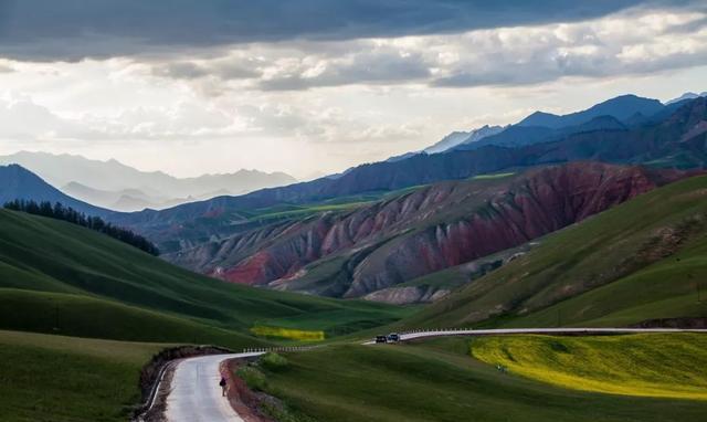 穿越青海的大美国道，都是世界级的风景线，走一次中毒一次！