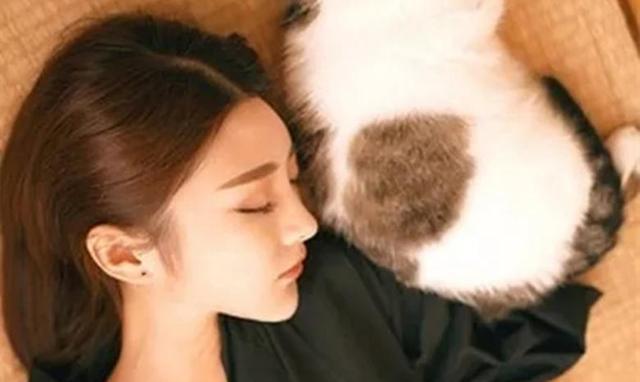 聊天开场技巧,社交软件上如何正确跟女生打招