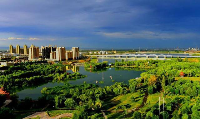 博乐小巷子100元预算游玩全指南，详细赛里木湖及周边攻略