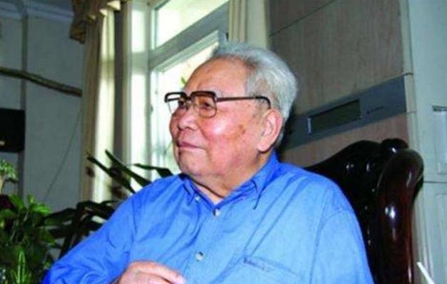 将星陨落东方2018中俄军演打响,我军前方却