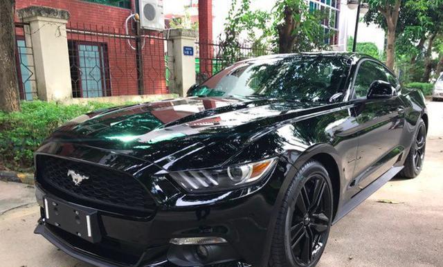 买宝马Z4就亏大了, 肌肉感跑车停放小区, 40万买回家!