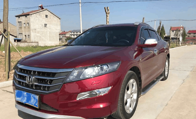 花14万买辆3.5L本田歌诗图, 轿跑SUV开回老家朋友都说酷